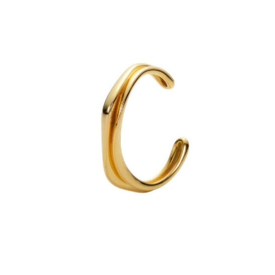 Detail 18K yellow gold small arm cuff