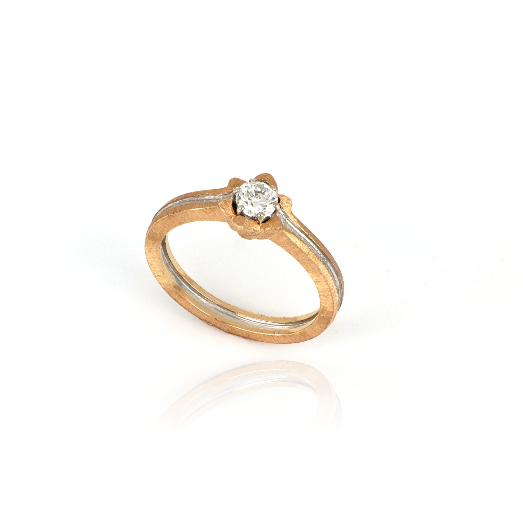 Video White And Rose Florentine Solitaire Ring